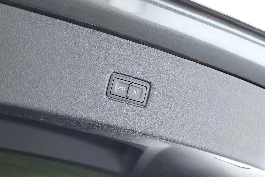 Audi SQ8 - Thumbnail 10