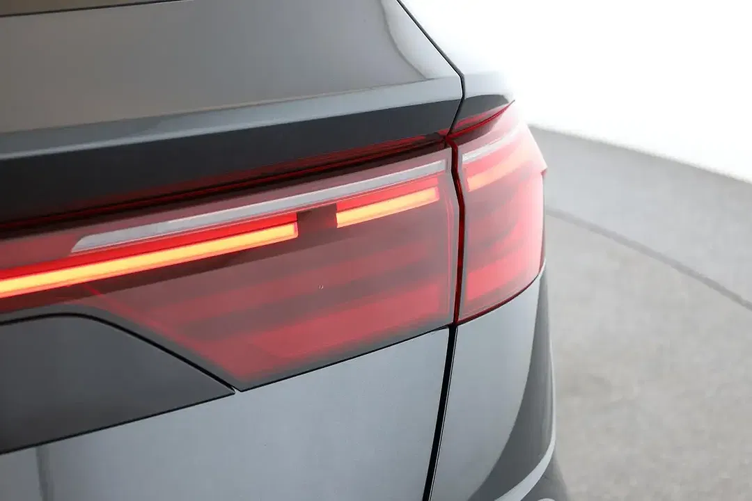 Audi SQ8 - Thumbnail 11