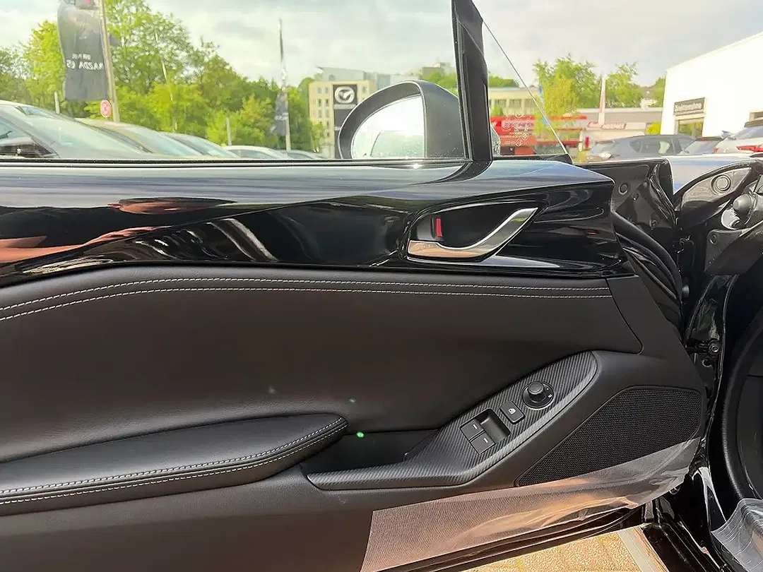 Mazda MX-5 - Thumbnail 12