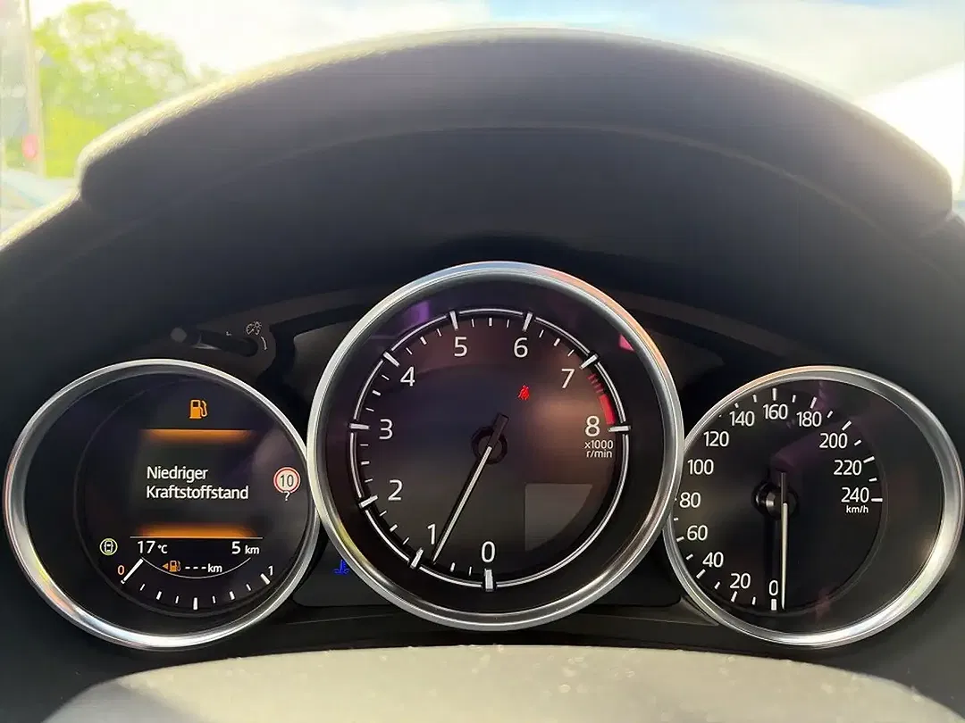 Mazda MX-5 - Thumbnail 14