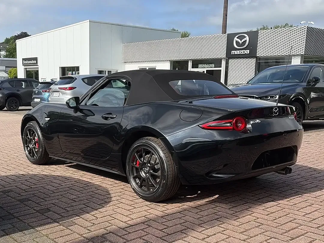 Mazda MX-5 - Thumbnail 2