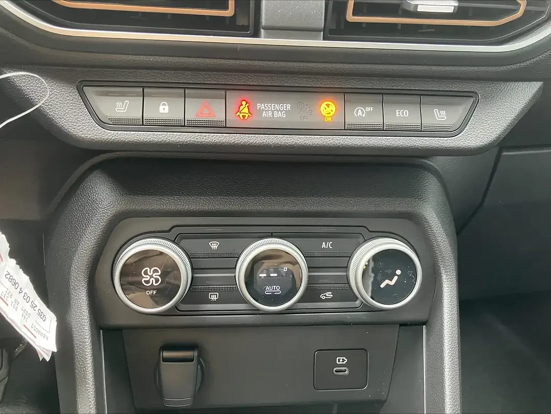 Dacia Sandero - Thumbnail 9