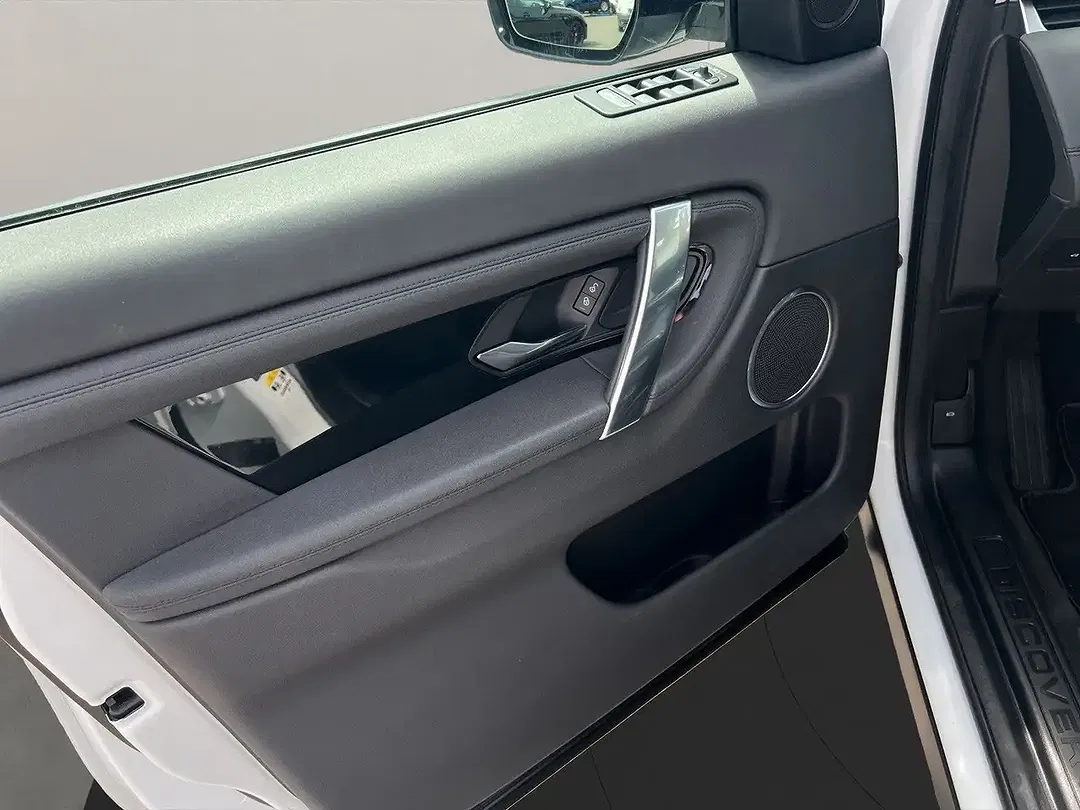 Land Rover Discovery - Thumbnail 9