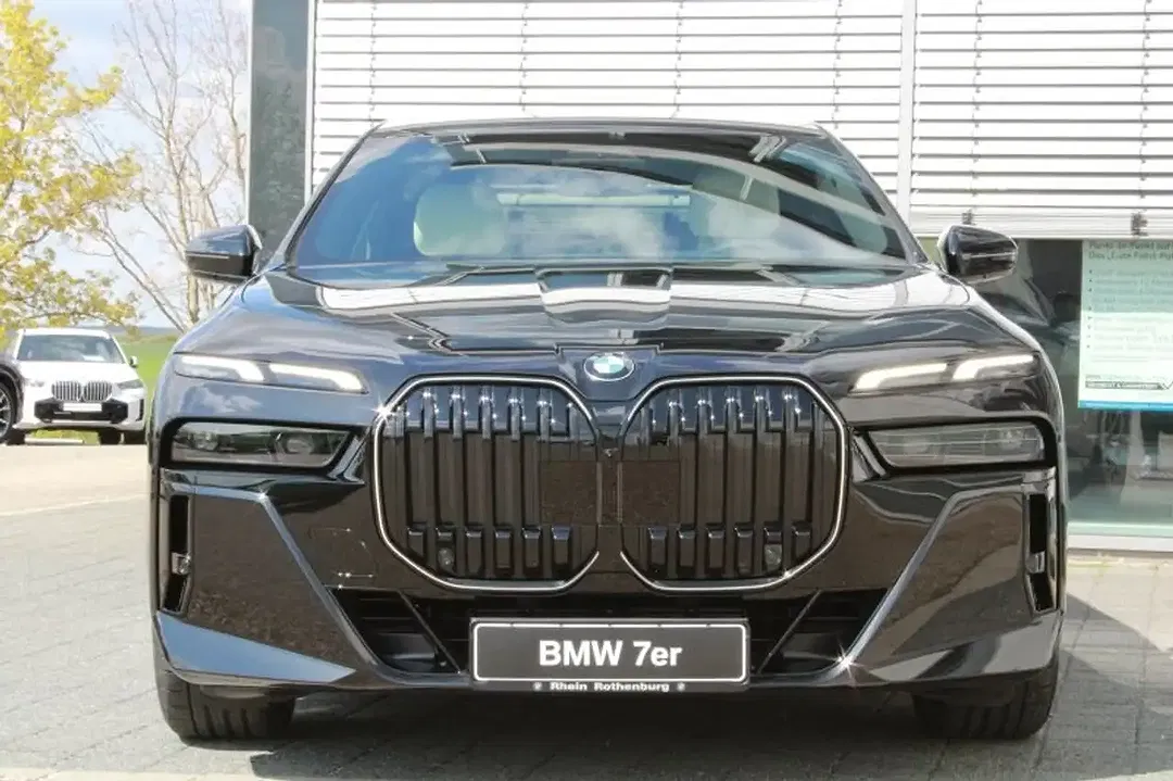 BMW 740 xDrive M - foto 2