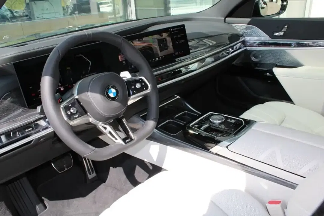 BMW 740 - Thumbnail 8