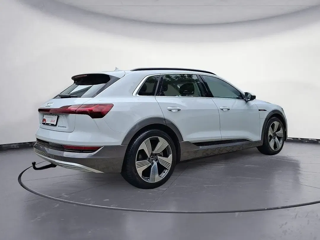 Audi e-tron - Thumbnail 4