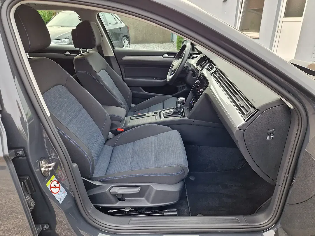 Volkswagen Passat Variant - Thumbnail 15