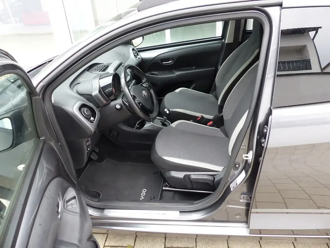 Toyota Aygo - Thumbnail 12