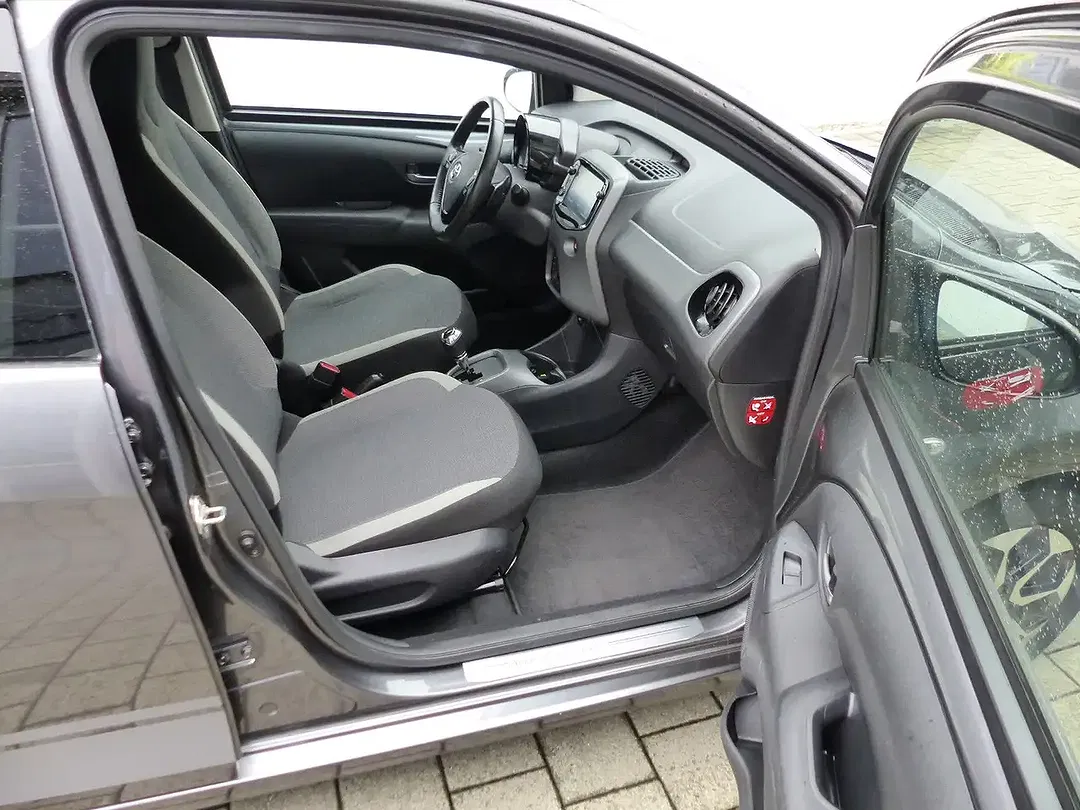 Toyota Aygo - Thumbnail 6