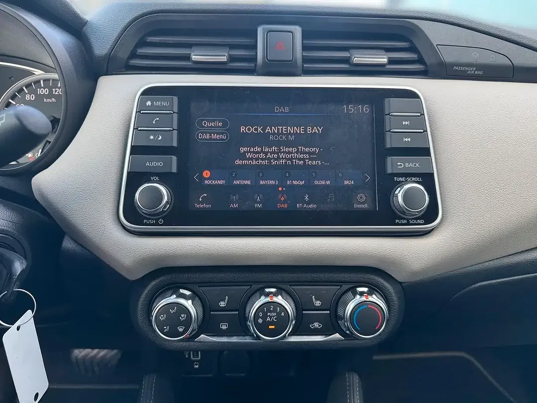 Nissan Micra - Thumbnail 9