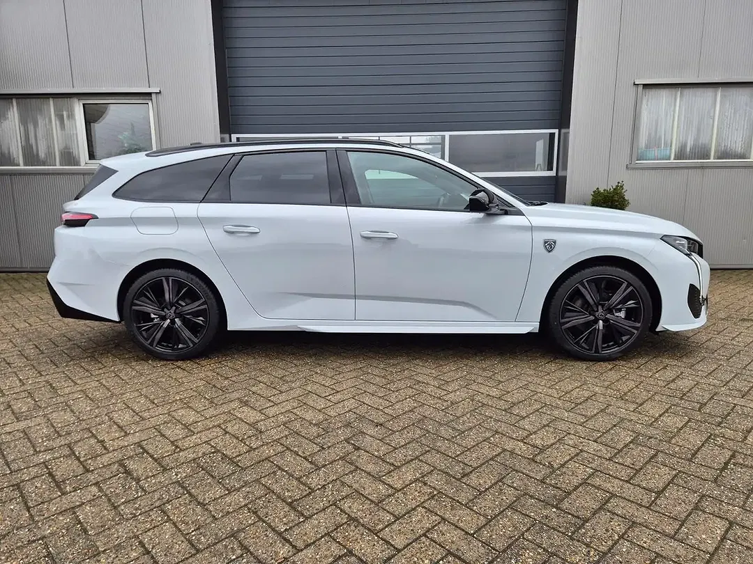 Peugeot 308 - Thumbnail 6