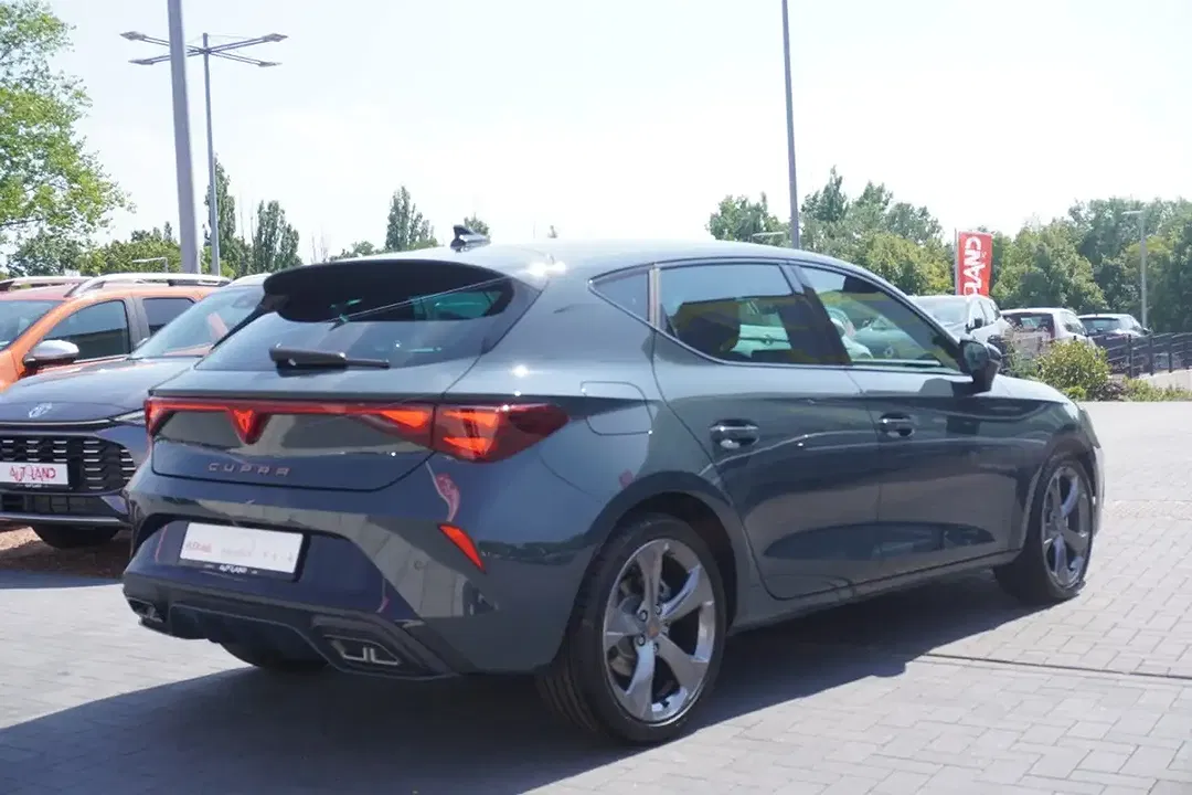CUPRA Leon - Thumbnail 4