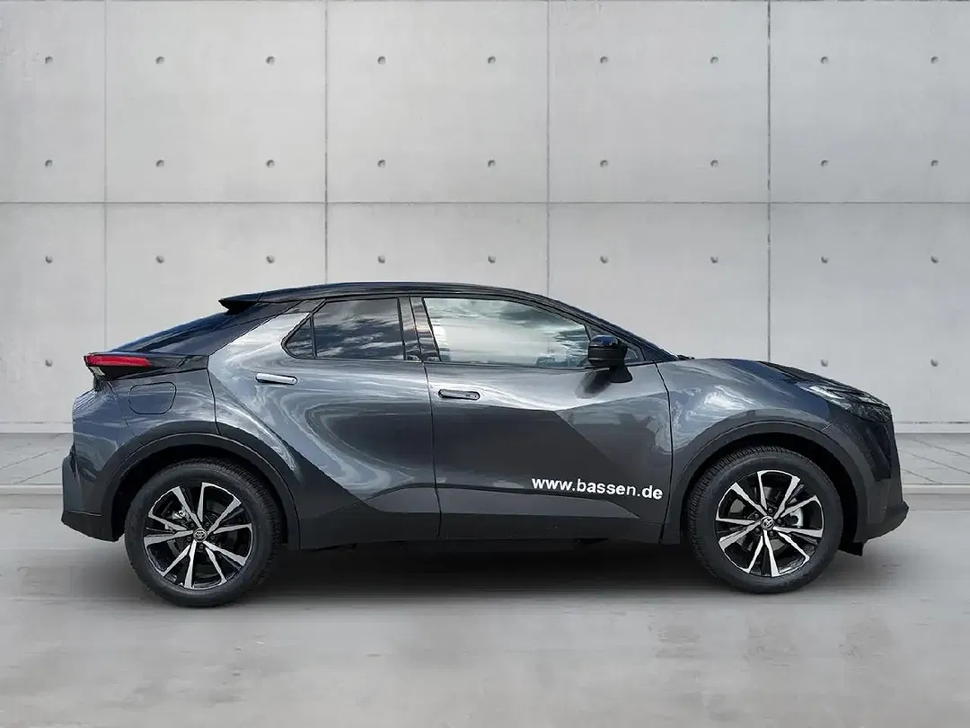 Toyota C-HR - Thumbnail 4