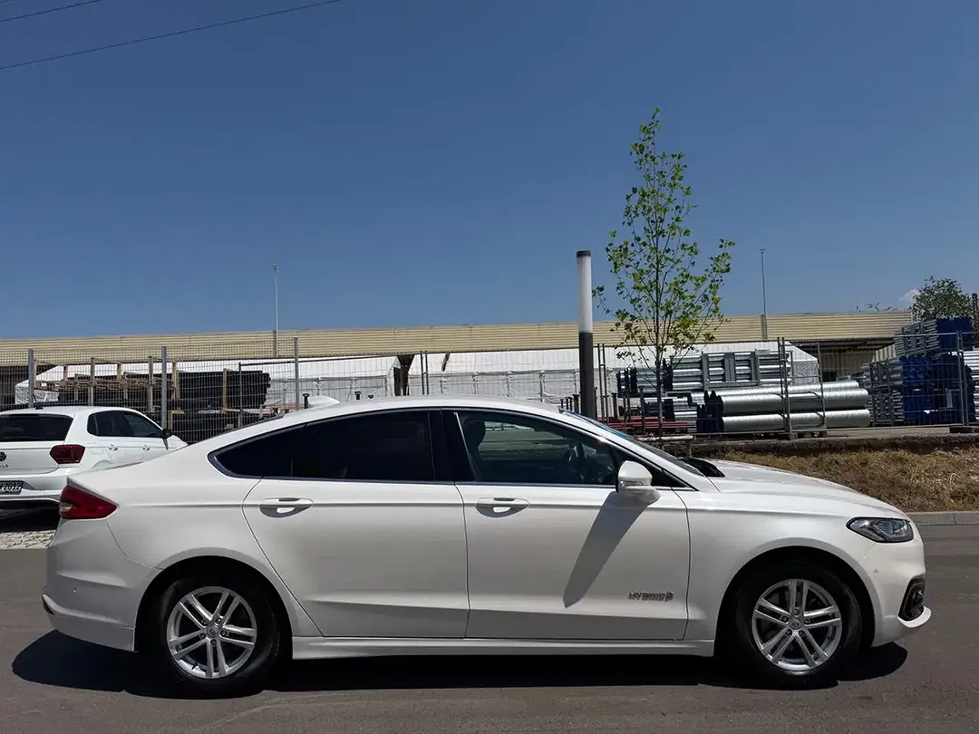 Ford Mondeo - Thumbnail 8