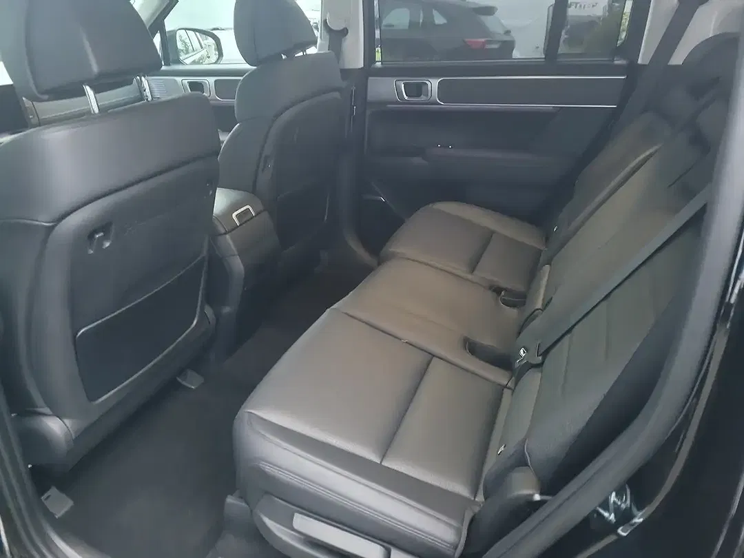 Hyundai SANTA FE - Thumbnail 9