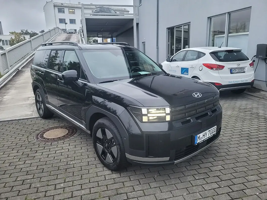 Hyundai SANTA FE - Thumbnail 3