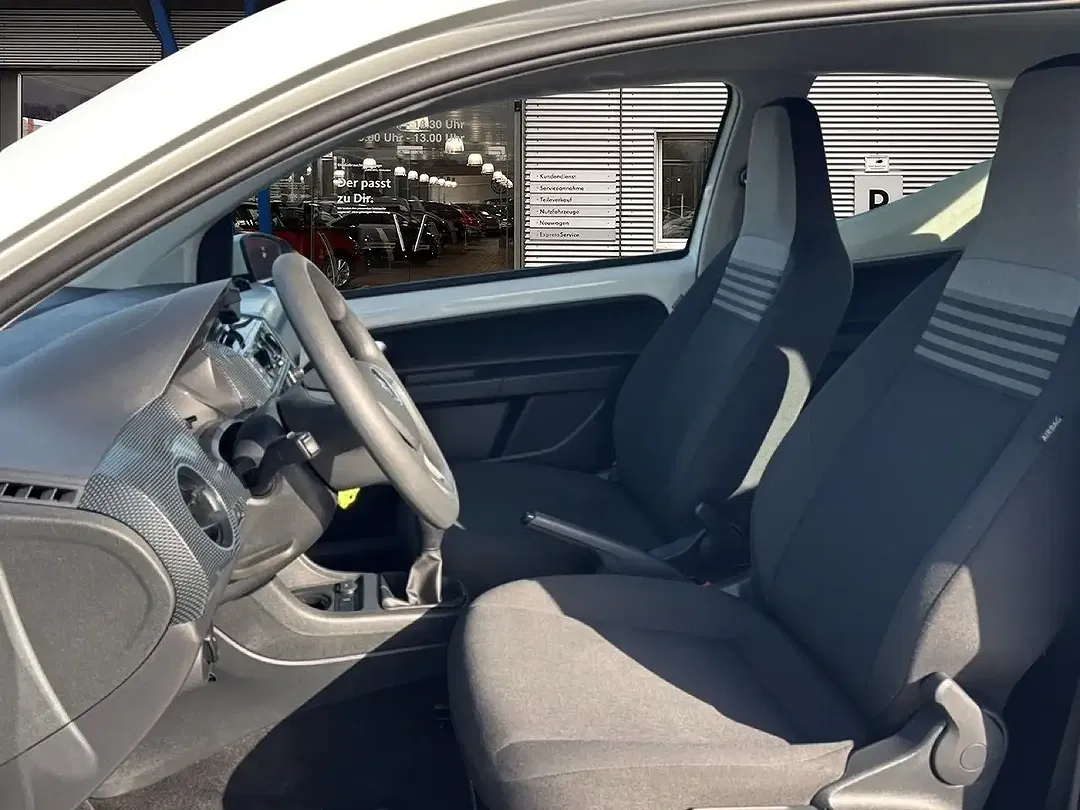 Volkswagen up! - Thumbnail 12