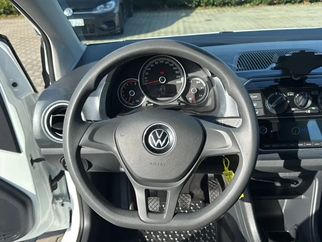Volkswagen up! - Thumbnail 14