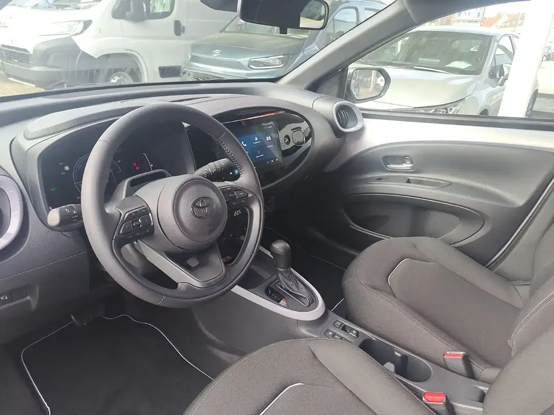 Toyota Aygo X - Thumbnail 9