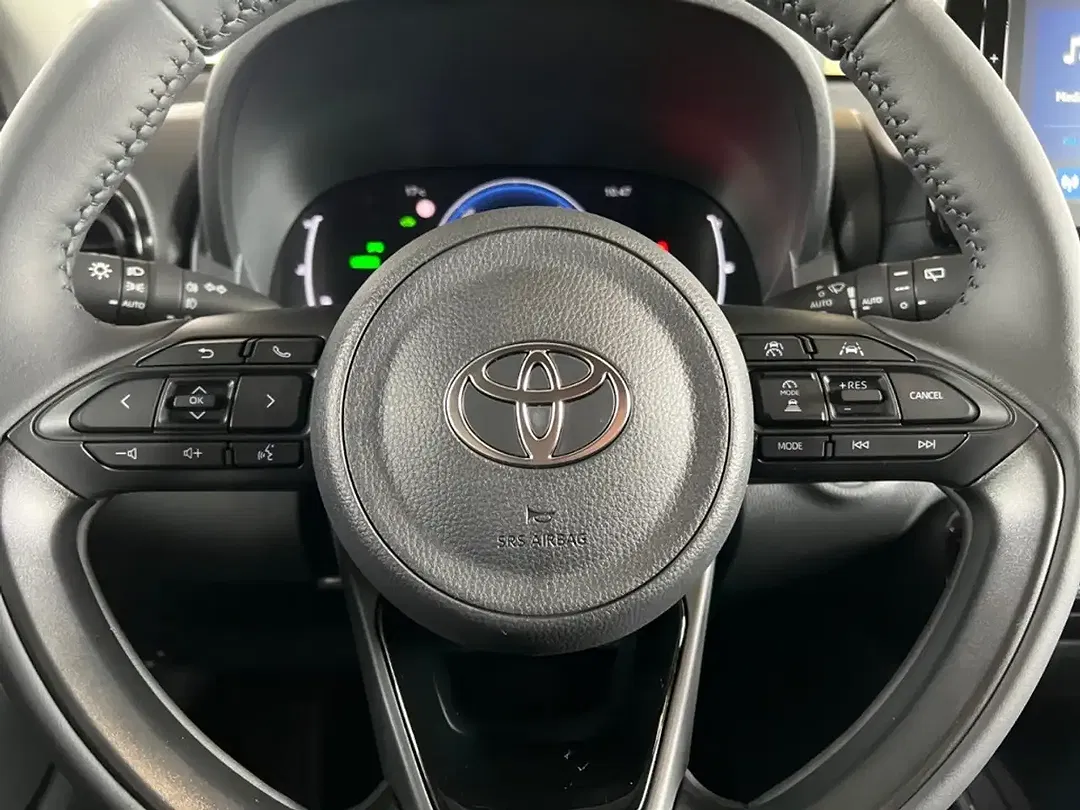 Toyota Yaris - Thumbnail 12