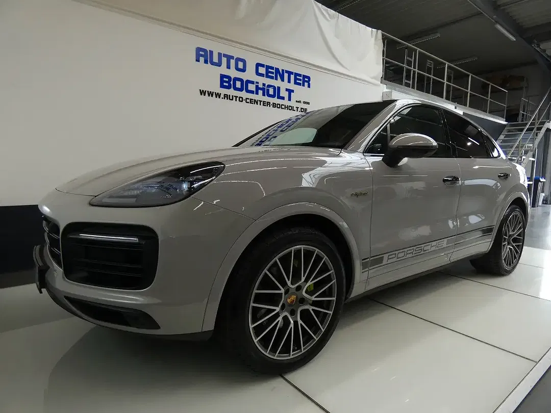 Porsche Cayenne - Thumbnail 10
