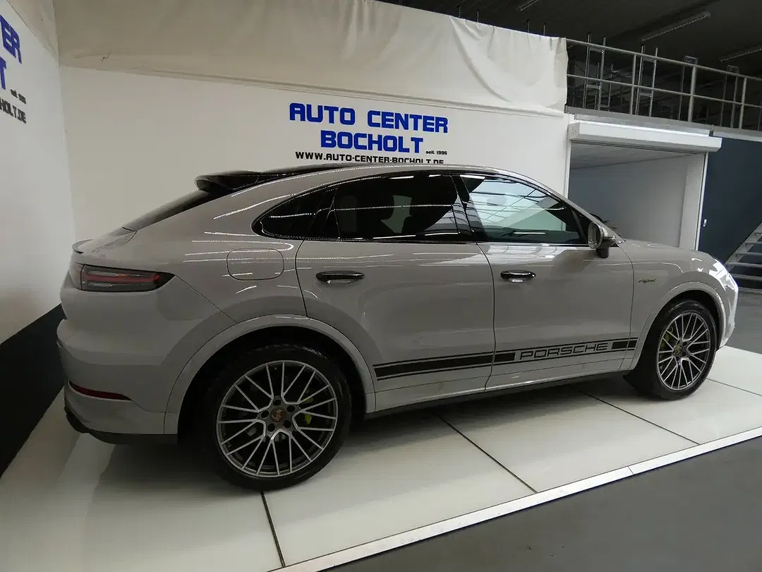 Porsche Cayenne - Thumbnail 8