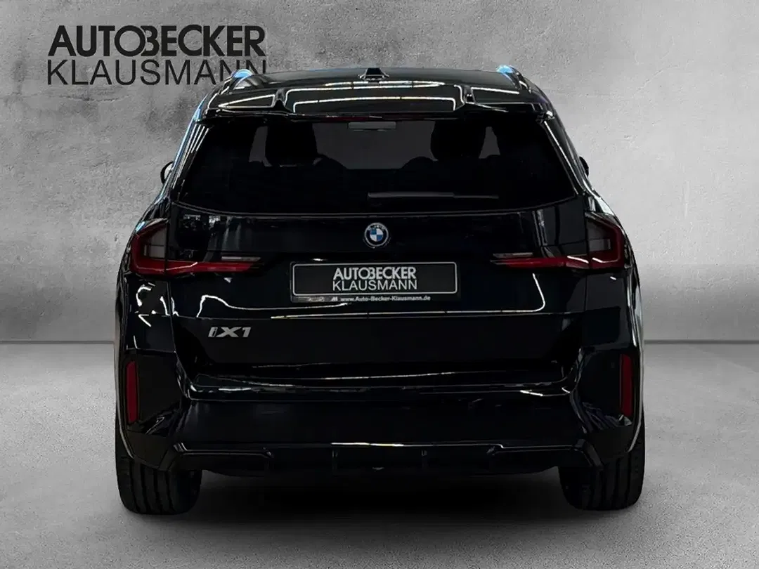 BMW iX1 - Thumbnail 6
