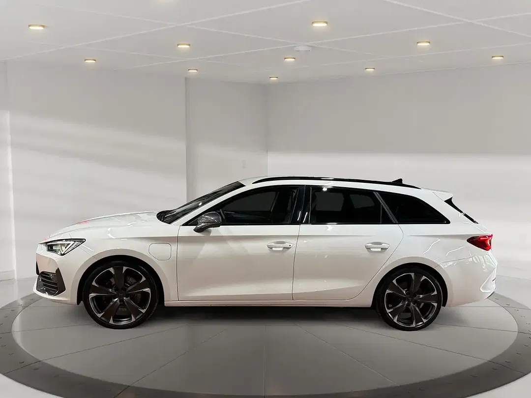 CUPRA Leon - Thumbnail 3