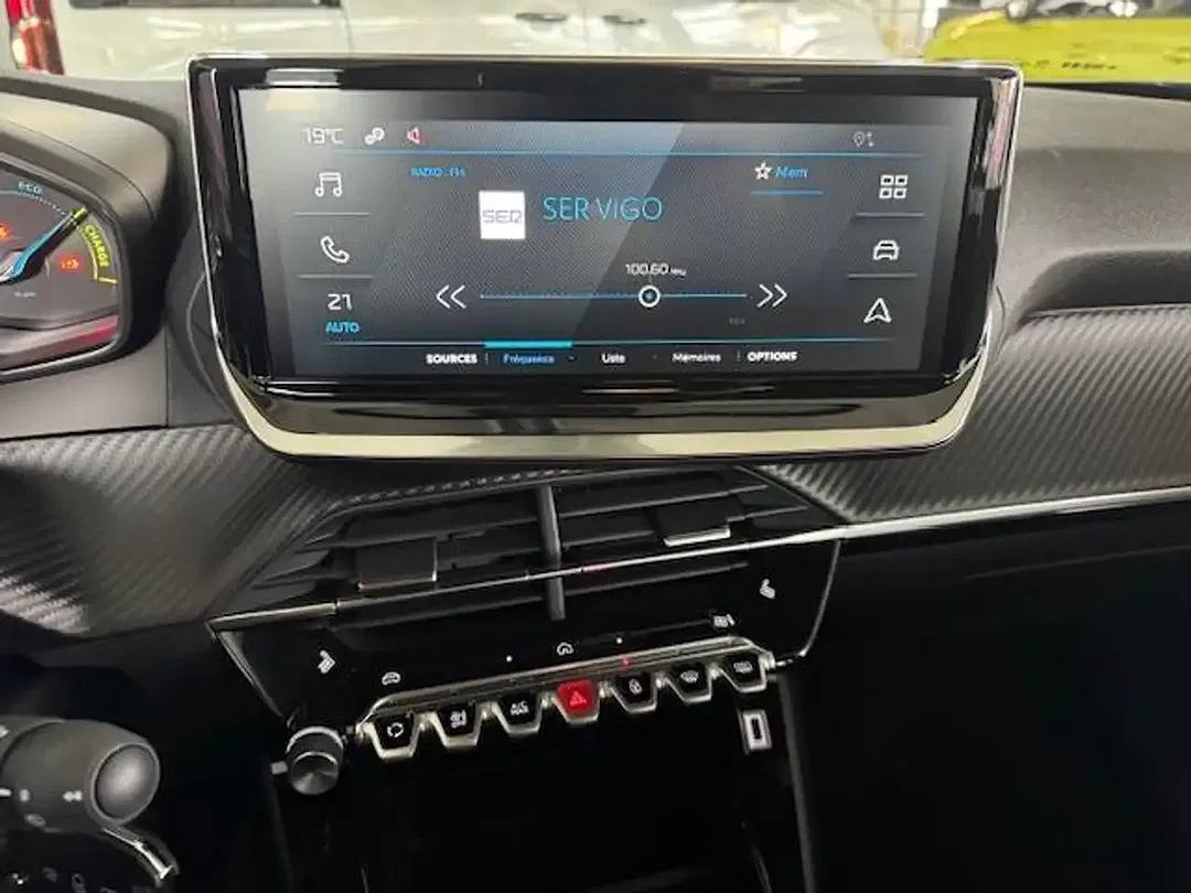 Peugeot 2008 - Thumbnail 9