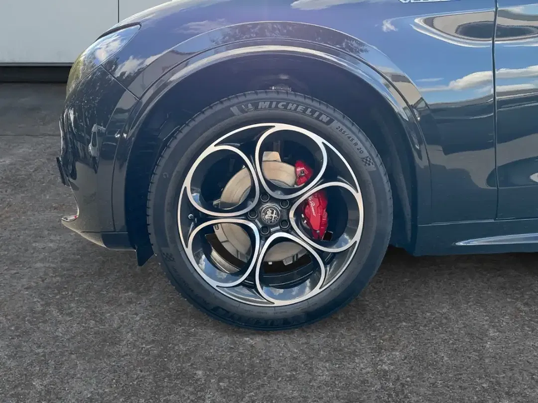 Alfa Romeo Stelvio - Thumbnail 9