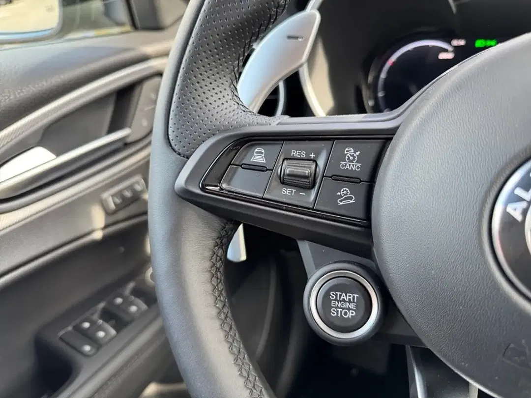 Alfa Romeo Stelvio - Thumbnail 12