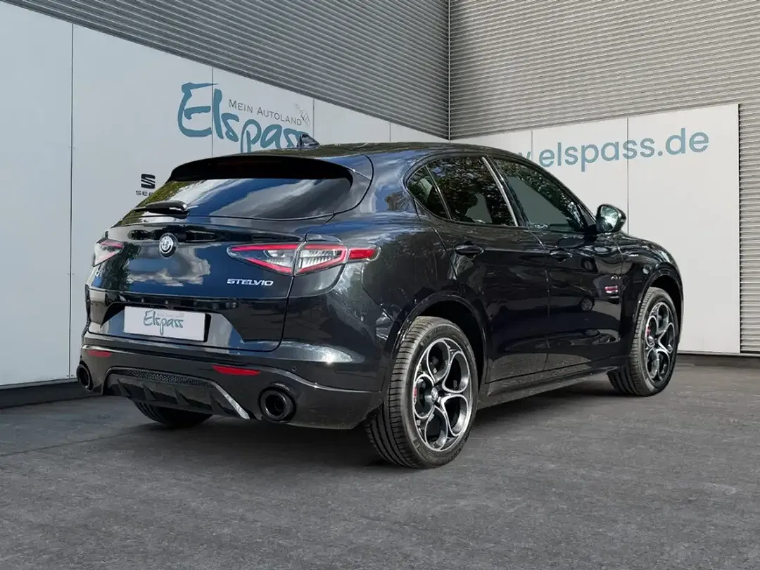 Alfa Romeo Stelvio Q4 Veloce - foto 2