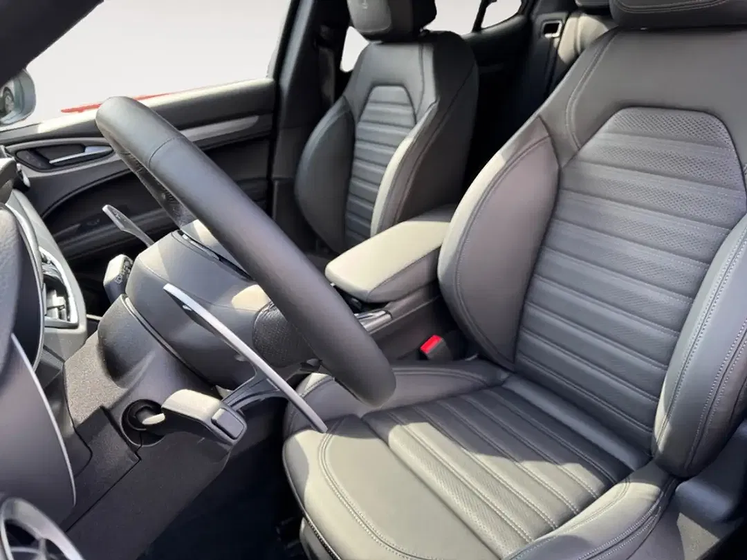 Alfa Romeo Stelvio - Thumbnail 4
