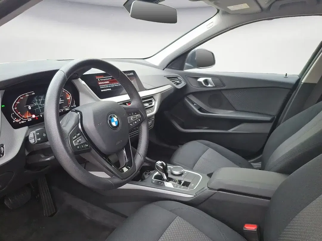 BMW 118 - Thumbnail 9