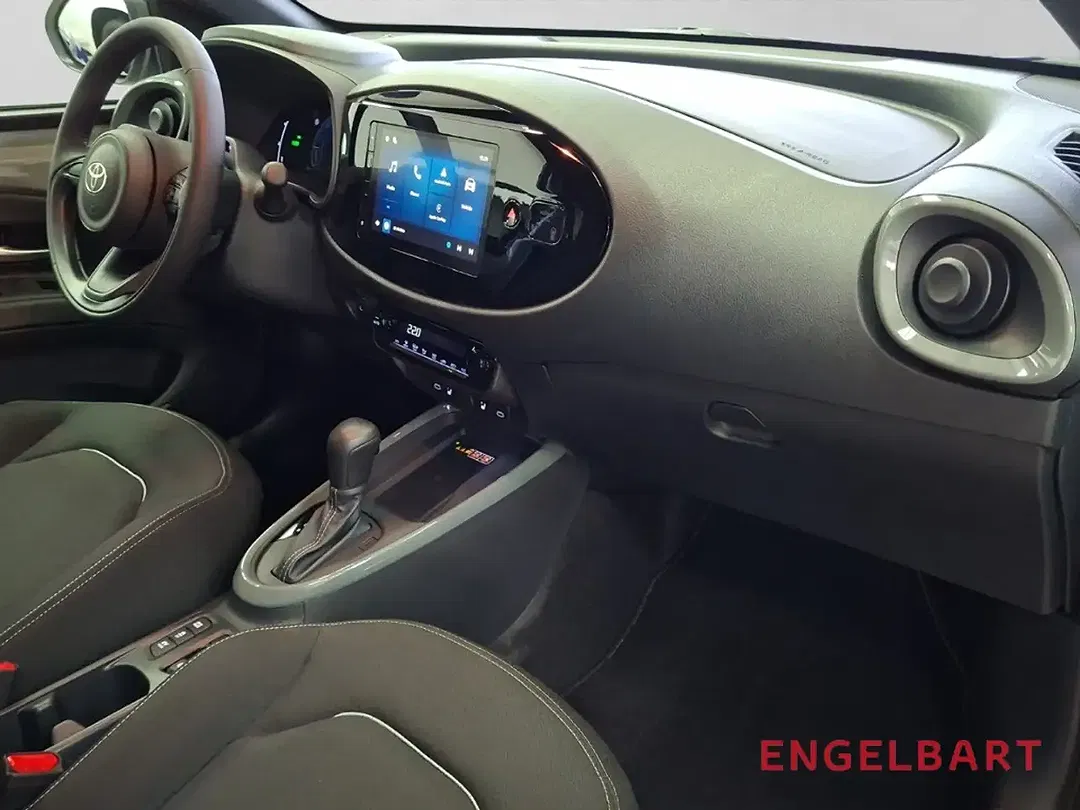 Toyota Aygo X - Thumbnail 10