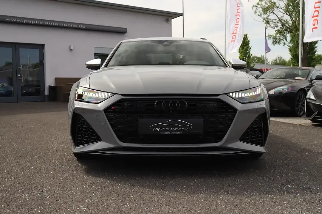 Audi RS6 - Thumbnail 3