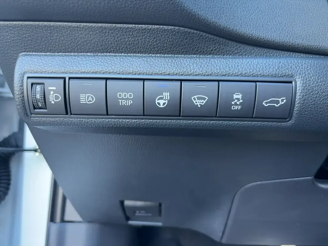 Toyota Corolla - Thumbnail 13
