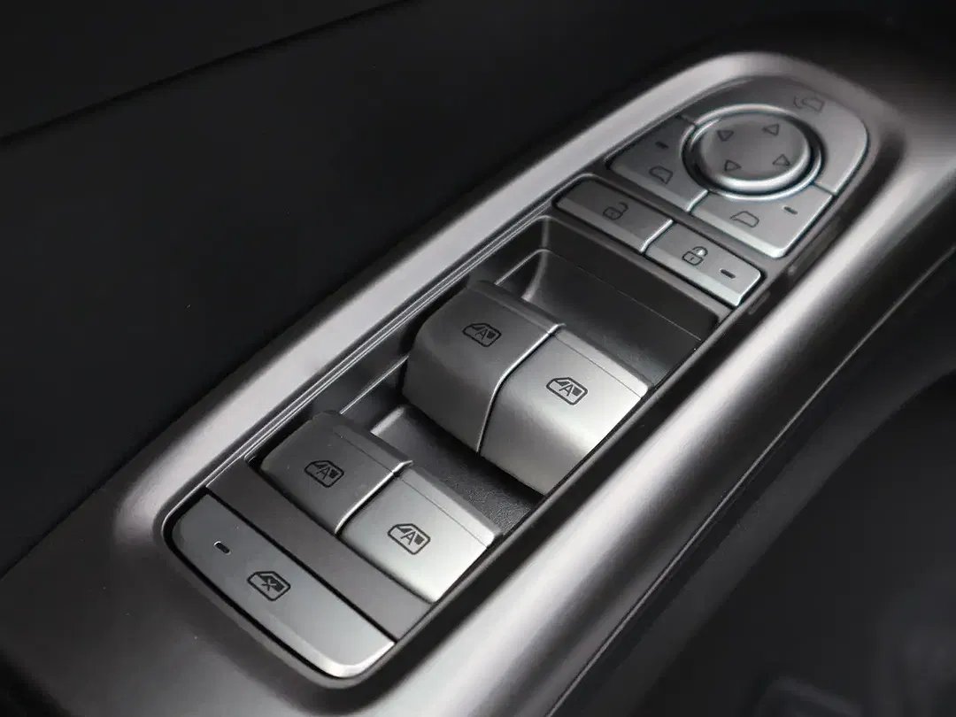 BYD Dolphin - Thumbnail 13