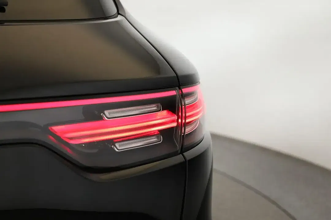 Porsche Cayenne - Thumbnail 12