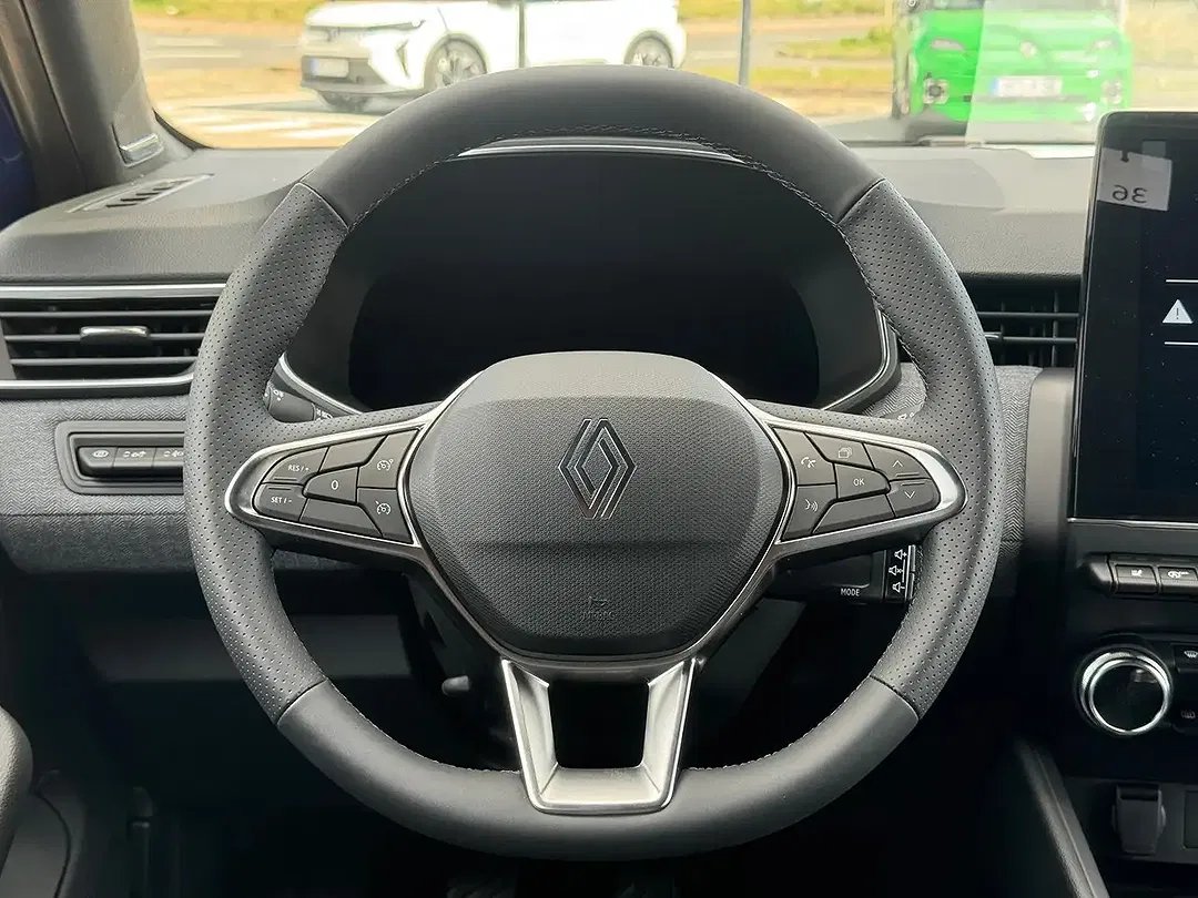 Renault Clio - Thumbnail 11