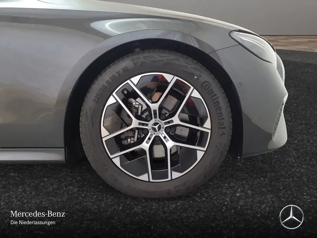 Mercedes-Benz E 220 - Thumbnail 5