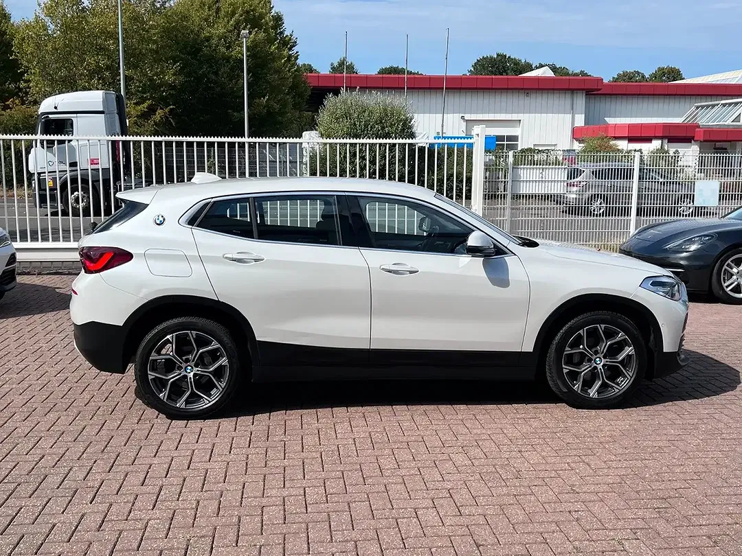 BMW X2 - Thumbnail 6