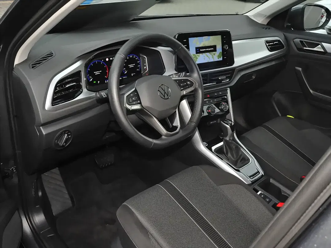 Volkswagen T-Roc - Thumbnail 11