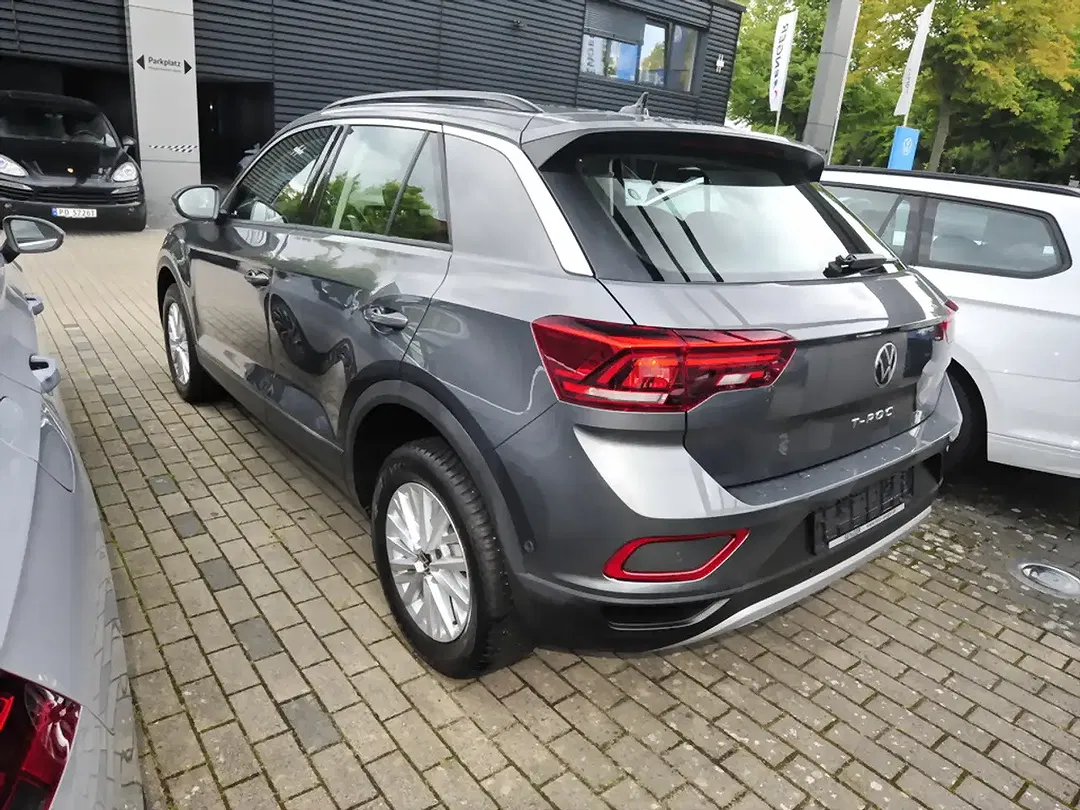 Volkswagen T-Roc - Thumbnail 4