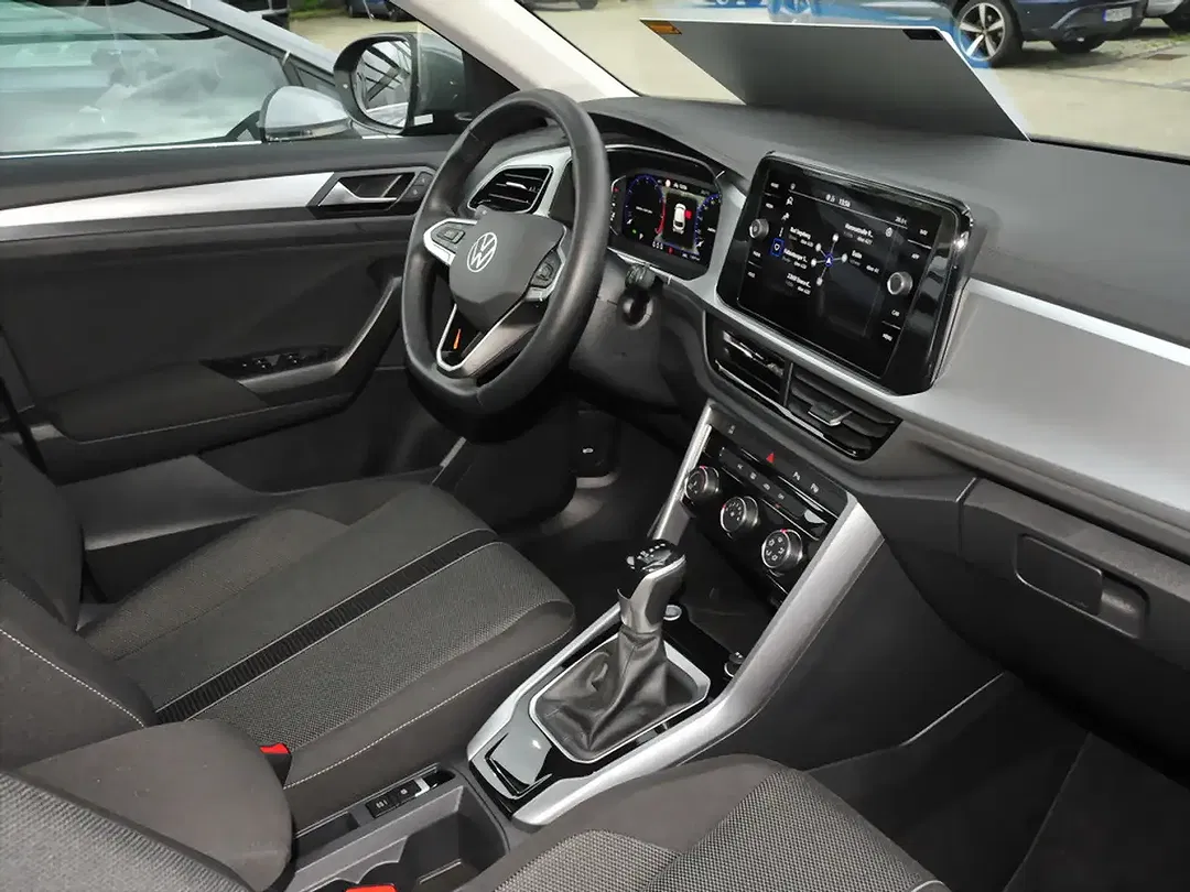 Volkswagen T-Roc - Thumbnail 6
