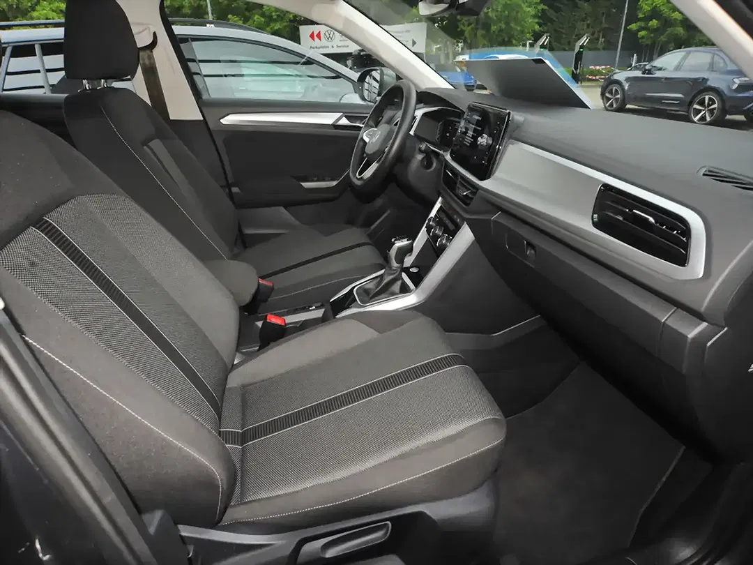 Volkswagen T-Roc - Thumbnail 9