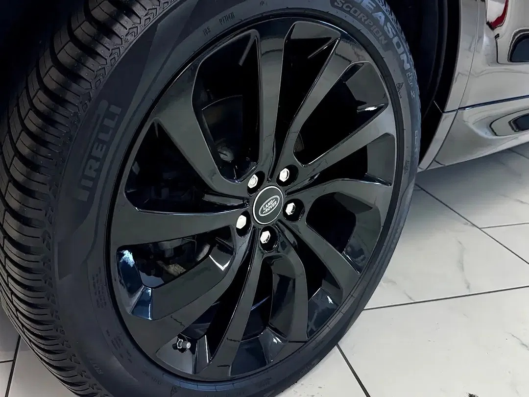 Land Rover Discovery Sport - Thumbnail 5