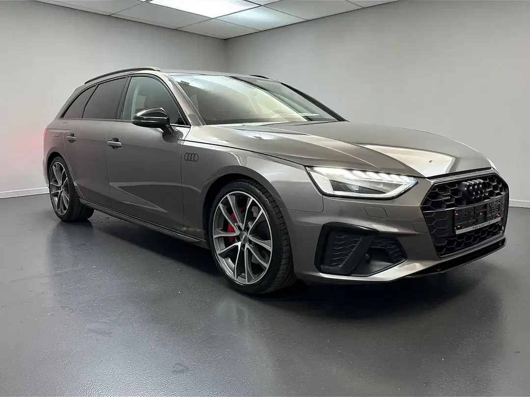 Audi A4 - Thumbnail 3