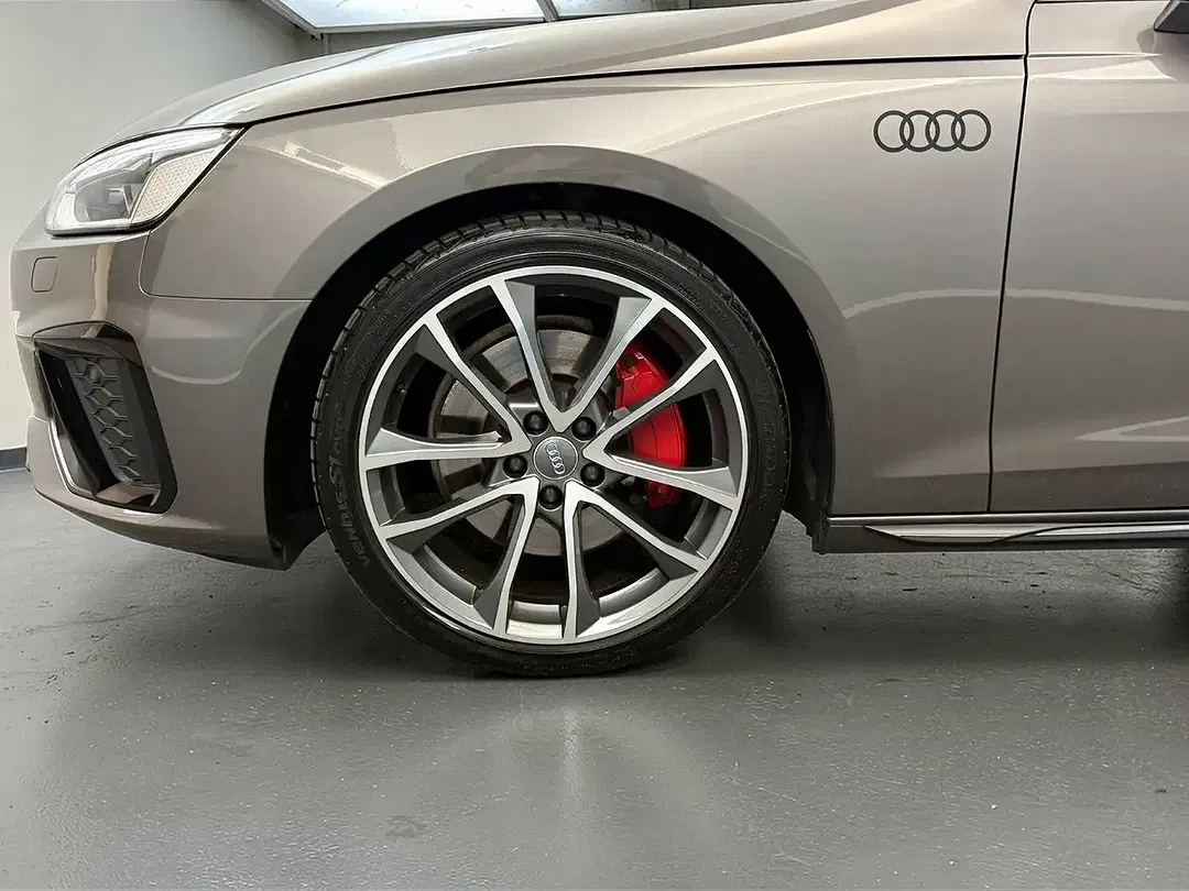 Audi A4 - Thumbnail 4
