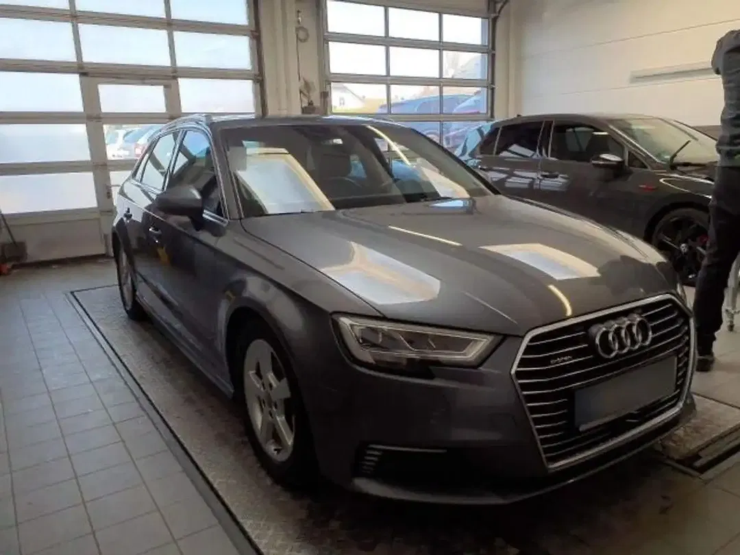 Audi A3 40 e-tron design - foto 2